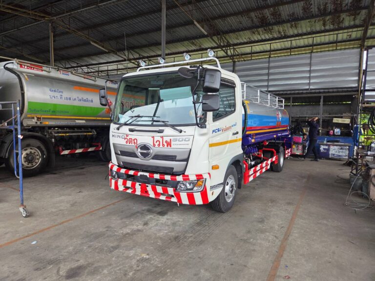 รถถังน้ำมัน 9,000 ลิตร พร้อมมิตเตอร์หัวจ่ายไกรสร 091-7838676 , 086-3516797